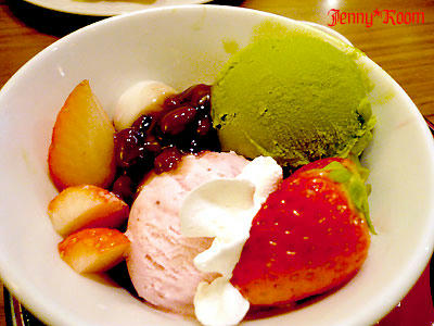 苺の抹茶あんみつ