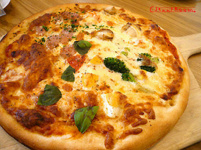 4種の味わい贅沢ピザ