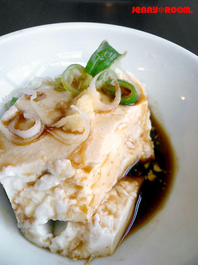 三階の炒り豆に花 by豆花