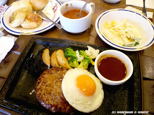 目玉焼きハンバーグ