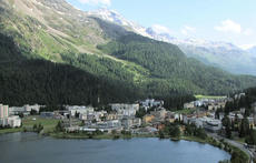 サンモリッツ湖