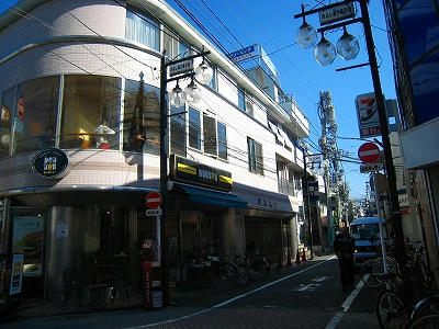 ドトールの角を右に