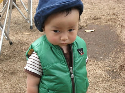 激しくガンをとばす王子様