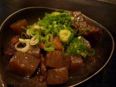 すじこん