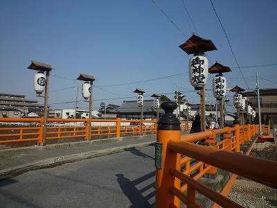 布忍神社への橋
