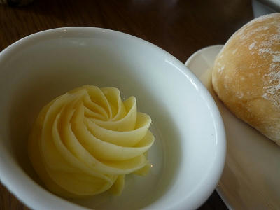 ラリック美術館 LYS 天然酵母のパンと柚子バター