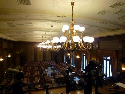 予算委員会議場