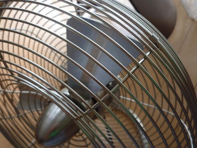 この簡単な留め金がくせもの