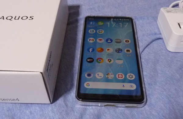 シャープAQUOS sense4