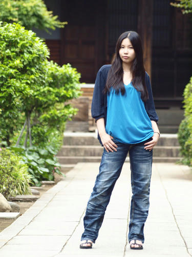 _5298616hk_color2_0.8ev_5300k.jpg
