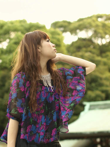 _6120115hk_color2_7500k_red4.jpg