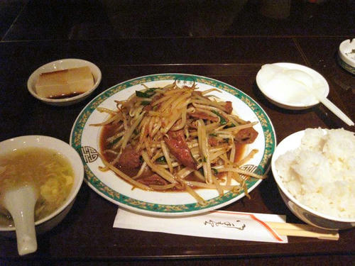ニラレバランチ