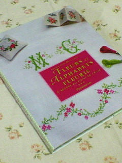 FLEURS ET ALPHABETS FLEURIS