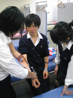 SH350619.JPG