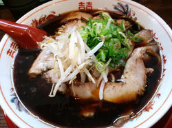 新福菜舘・ラーメン並700円