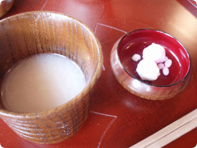 甘酒とあられ