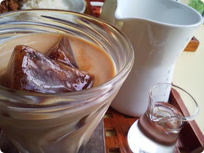 1４日お昼ごはん　その２　「cafe do Almiro」にて　アイスカフェオレ