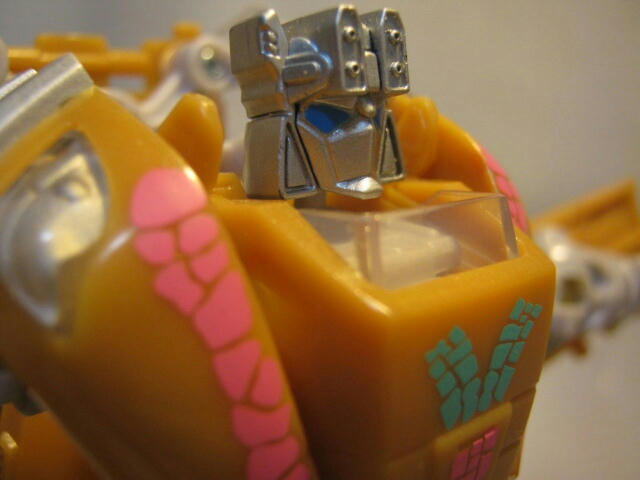 TRANSFORMERS BOTCON2013 AUTOBOT ELECTRONS(トランスフォーマー