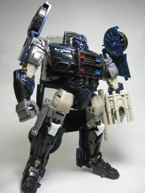 TRANSFORMERS THE LAST KNIGHT DELUXE 