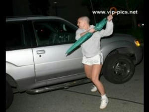britney_spears_rages_attacks_paparazzi.jpg