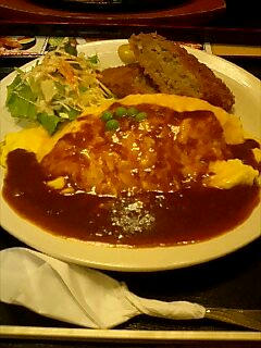 オムライス＋メンチカツ