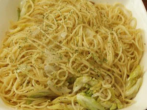 キャベツとアンチョビソースパスタ。