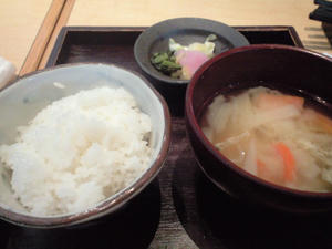 ご飯と味噌汁