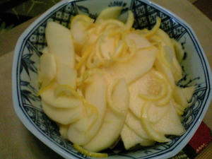 リンゴとゆずの和えた物。