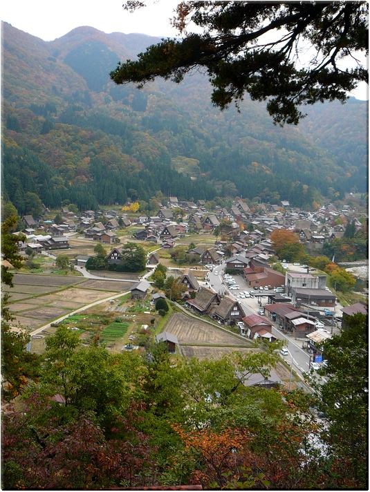 展望台から望む白川郷集落