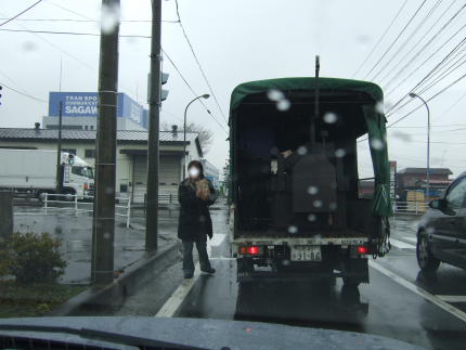 これは場所がわかりますね。トラックの多い場所です。