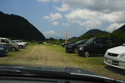 満車に近い状態ですが回転が速い為大丈夫です。