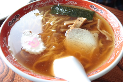 具からしても定番ラーメン。中華ラーメンというのが龍園の正式名称のようです。