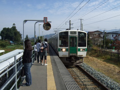 無人駅から乗り込みます。