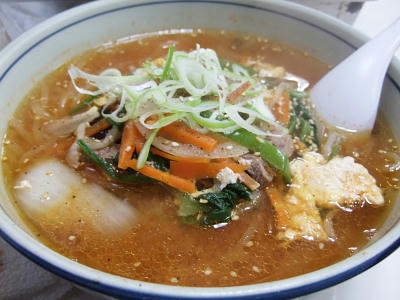 温麺。牛出汁がきいてウマウマ。