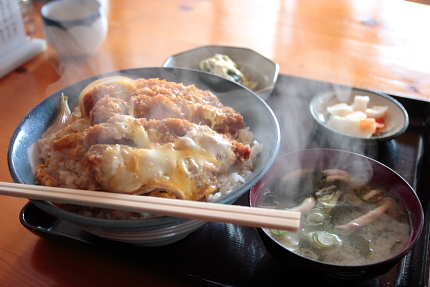 かなり、熱々。カツ丼。