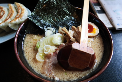 来ました。ラーメン550円