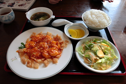 ご飯がてんこ盛りです。