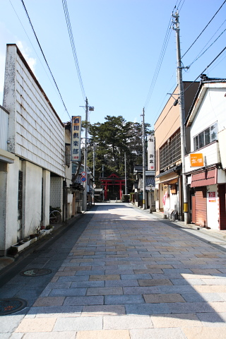 ひなびた港町の風景