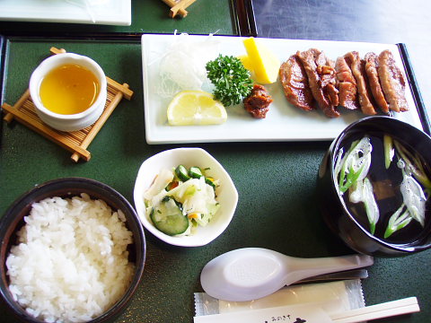 味乃吉の牛タン定食