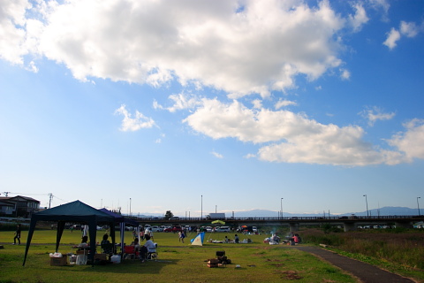 馬見ヶ崎河川敷にて芋煮会