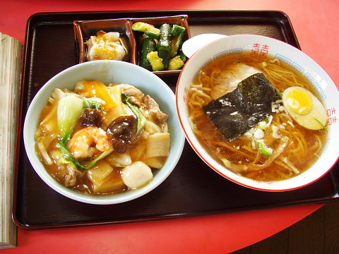 ほうらいのランチ　ラーメンと中華丼のランチ650円