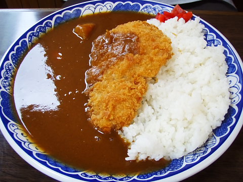 武蔵のカツカレー300円。素晴らしい。