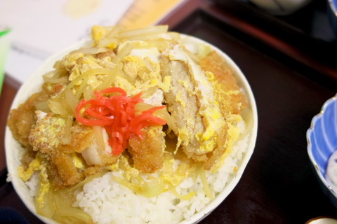 カツ丼の肉が厚い。