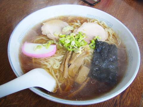 山形市　栄幸亭のラーメン　580円