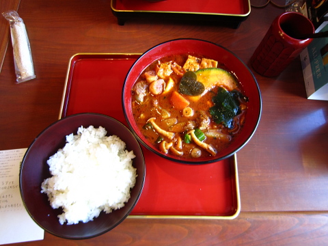 らぁじゃさんのラズウェルさんのスープカレー。厳選素材でウマウマ