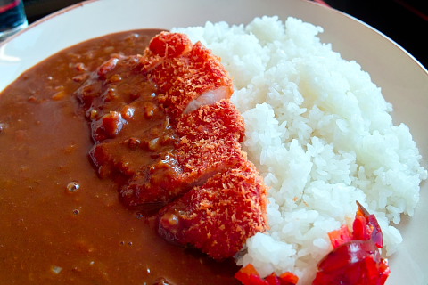 愛伝亭のカツカレー。カツは150gだって