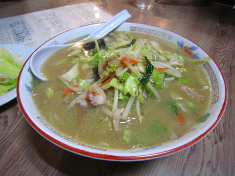 日月　みそラーメン?　タンタンメン?