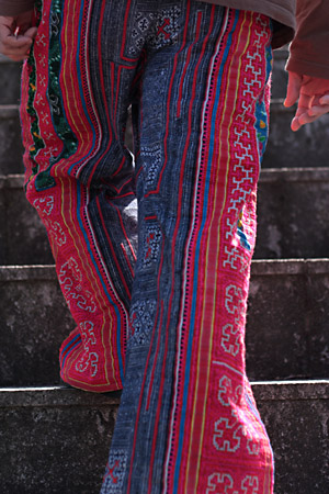 モン族刺繍タイパンツ