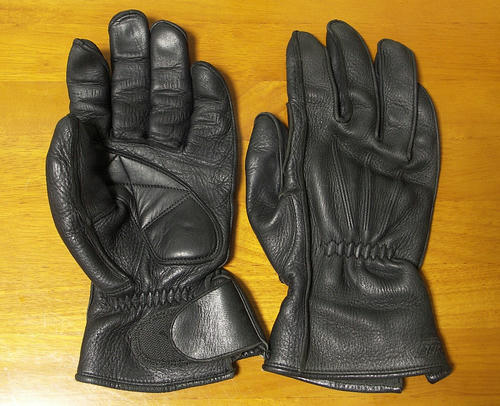 glove-1.jpg
