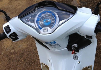 wave125i_006.jpg